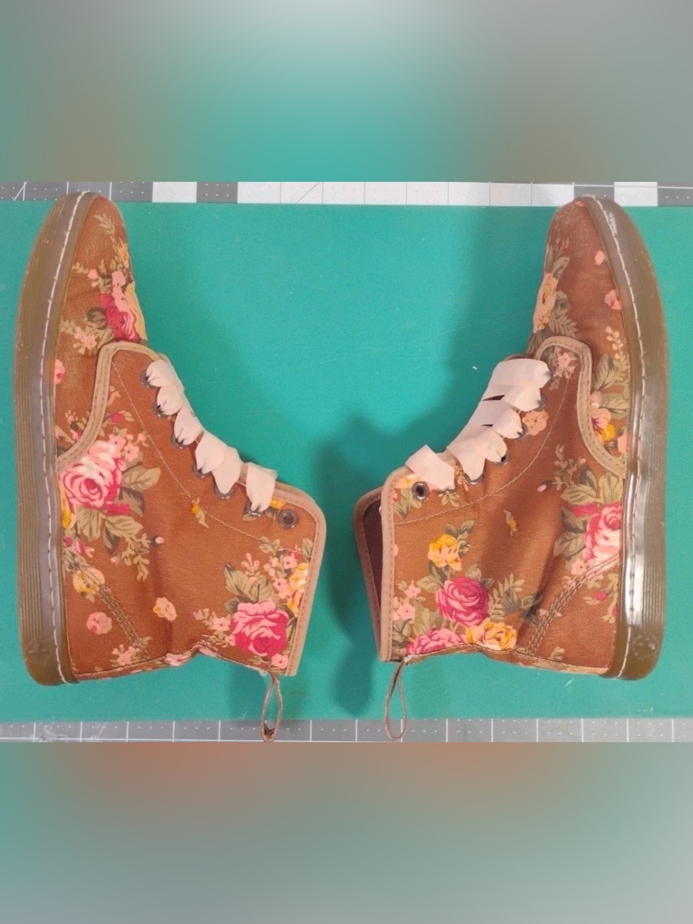 Dr Martens Floral Canvas Boots Brown Roses Lace Up Youth US 7 EU 38 - Picture 2 of 15